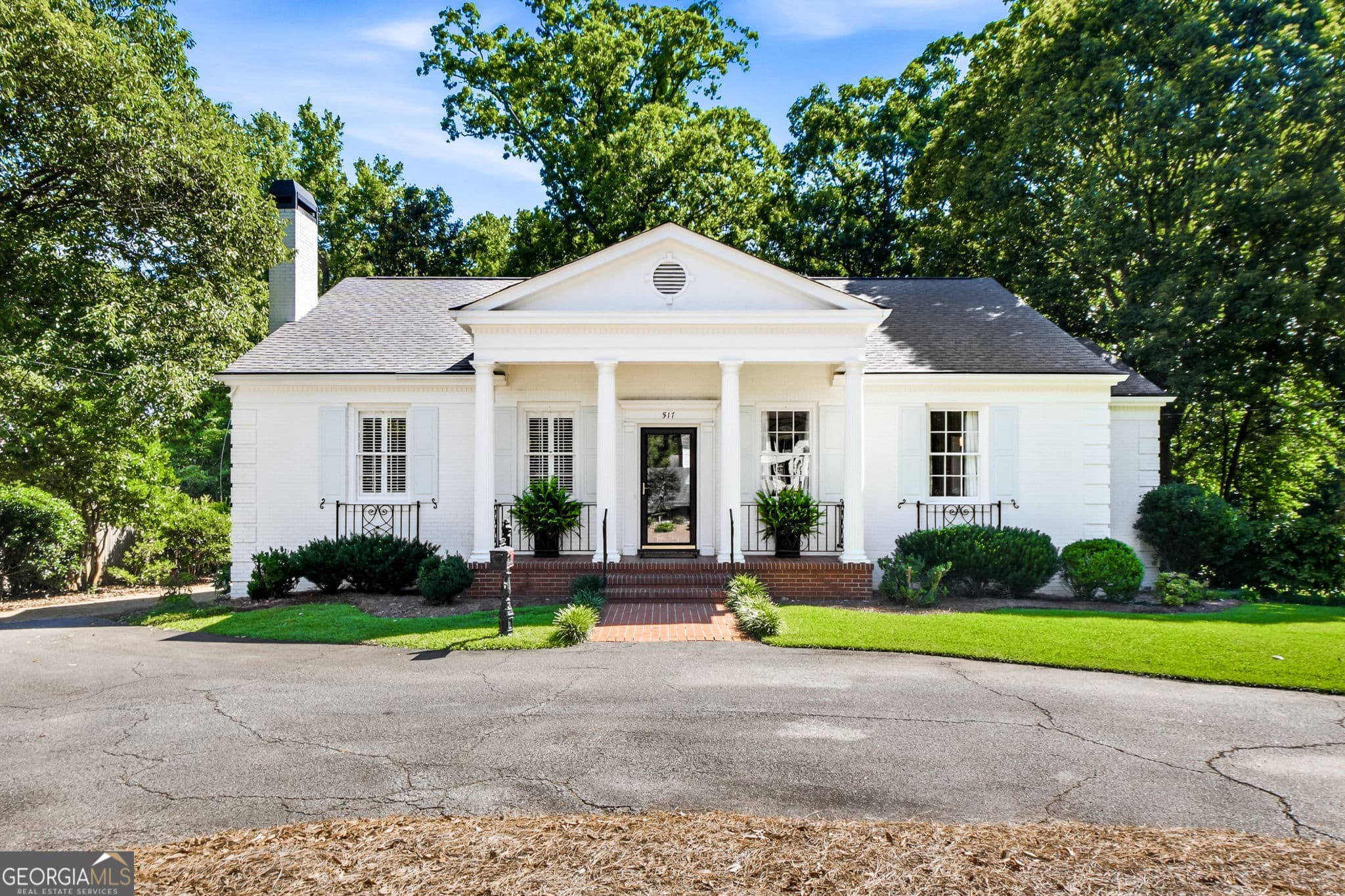 3 bedroom, 3 bathroom, 2,386 sq ft single family residence for sale at 517 E College Street, Griffin, GA 30224 — photo 3