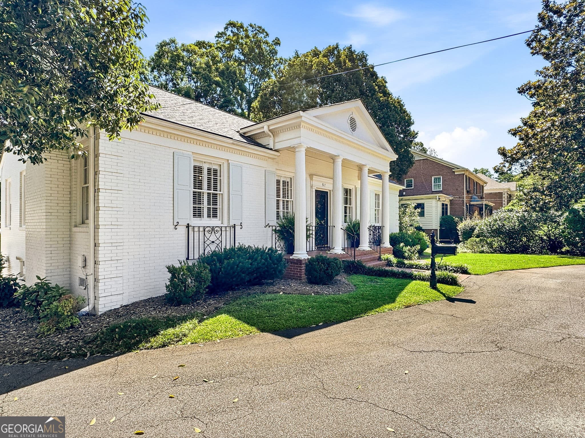 3 bedroom, 3 bathroom, 2,386 sq ft single family residence for sale at 517 E College Street, Griffin, GA 30224 — photo 4
