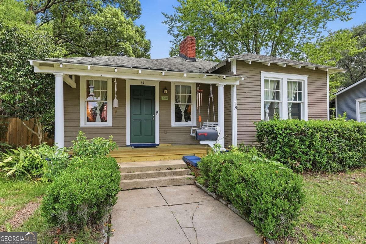3 bedroom, 2 bathroom, 1,285 sq ft single family residence for sale at 1218 E 48Th Street, Savannah, GA 31404 — photo 1 of 49