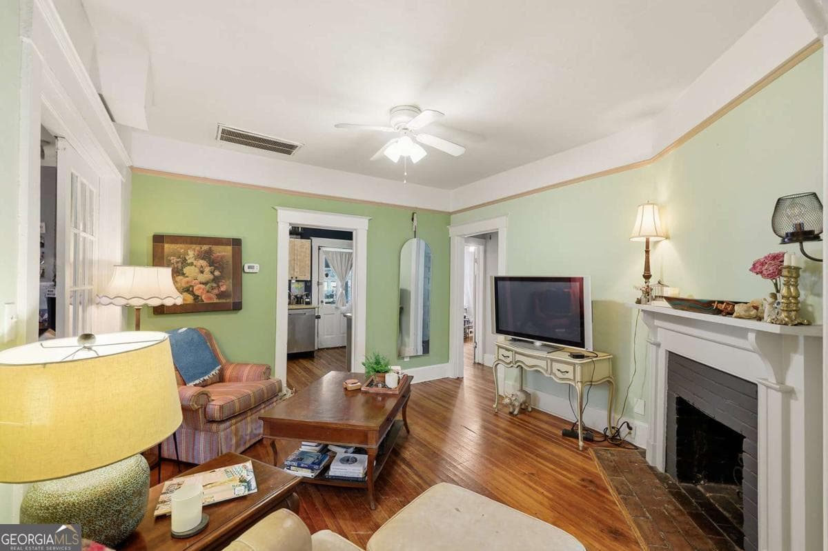 3 bedroom, 2 bathroom, 1,285 sq ft single family residence for sale at 1218 E 48Th Street, Savannah, GA 31404 — photo 10