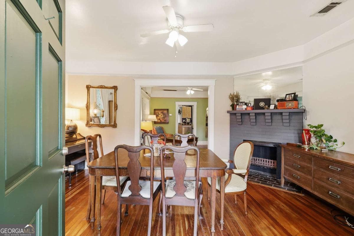 3 bedroom, 2 bathroom, 1,285 sq ft single family residence for sale at 1218 E 48Th Street, Savannah, GA 31404 — photo 4