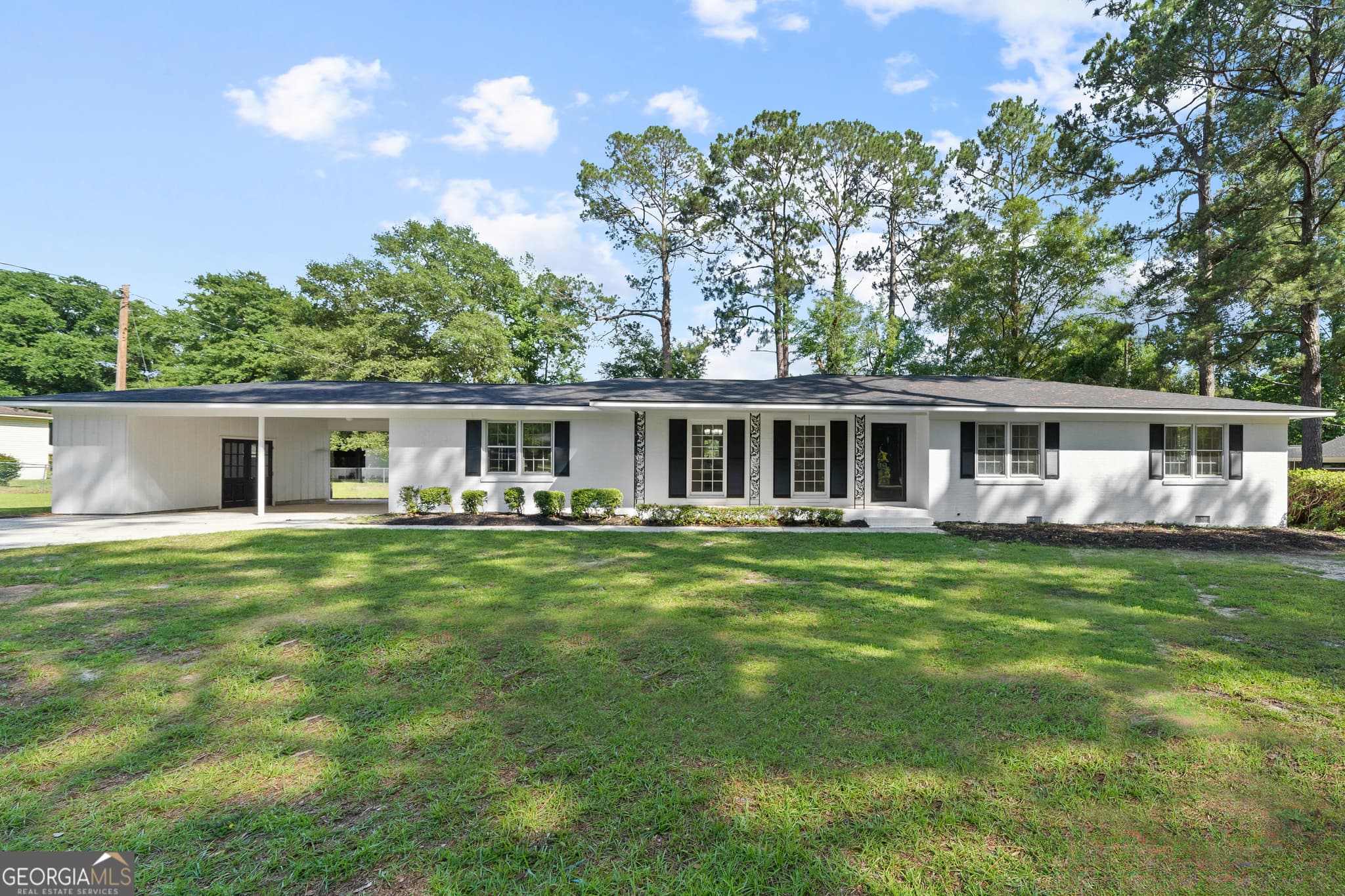 3 bedroom, 2 bathroom, 2,502 sq ft single family residence for rent at 223 Brookwood Drive, Dublin, GA 31021 for $2,400 a month