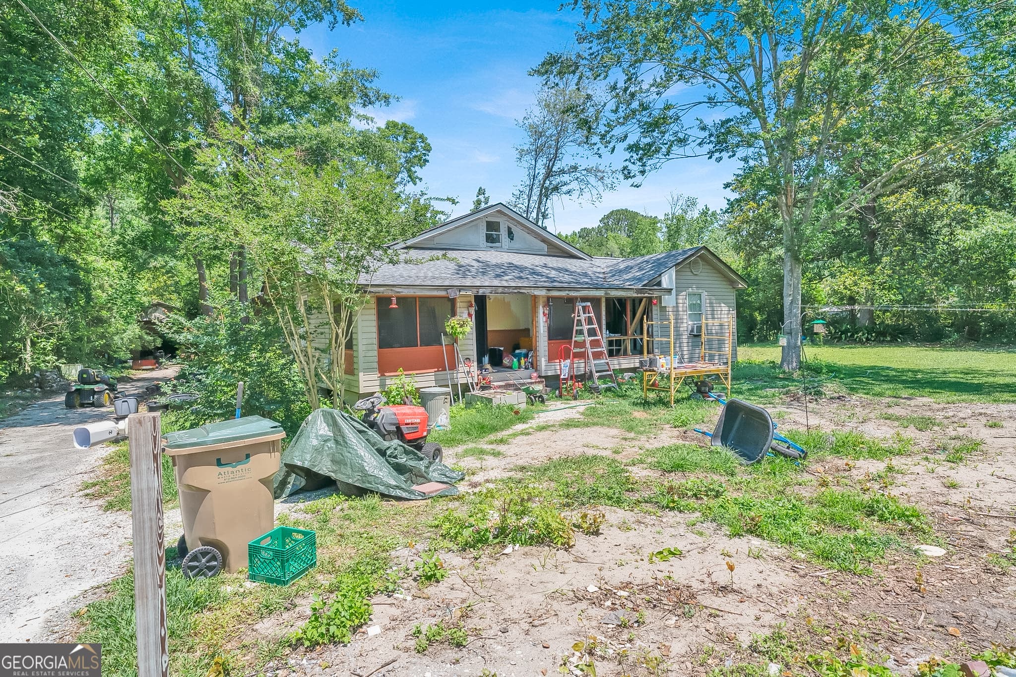 8 bedroom, 5 bathroom, 4,913 sq ft single family residence for sale at 124 Vidalia Road, Savannah, GA 31419 — photo 6