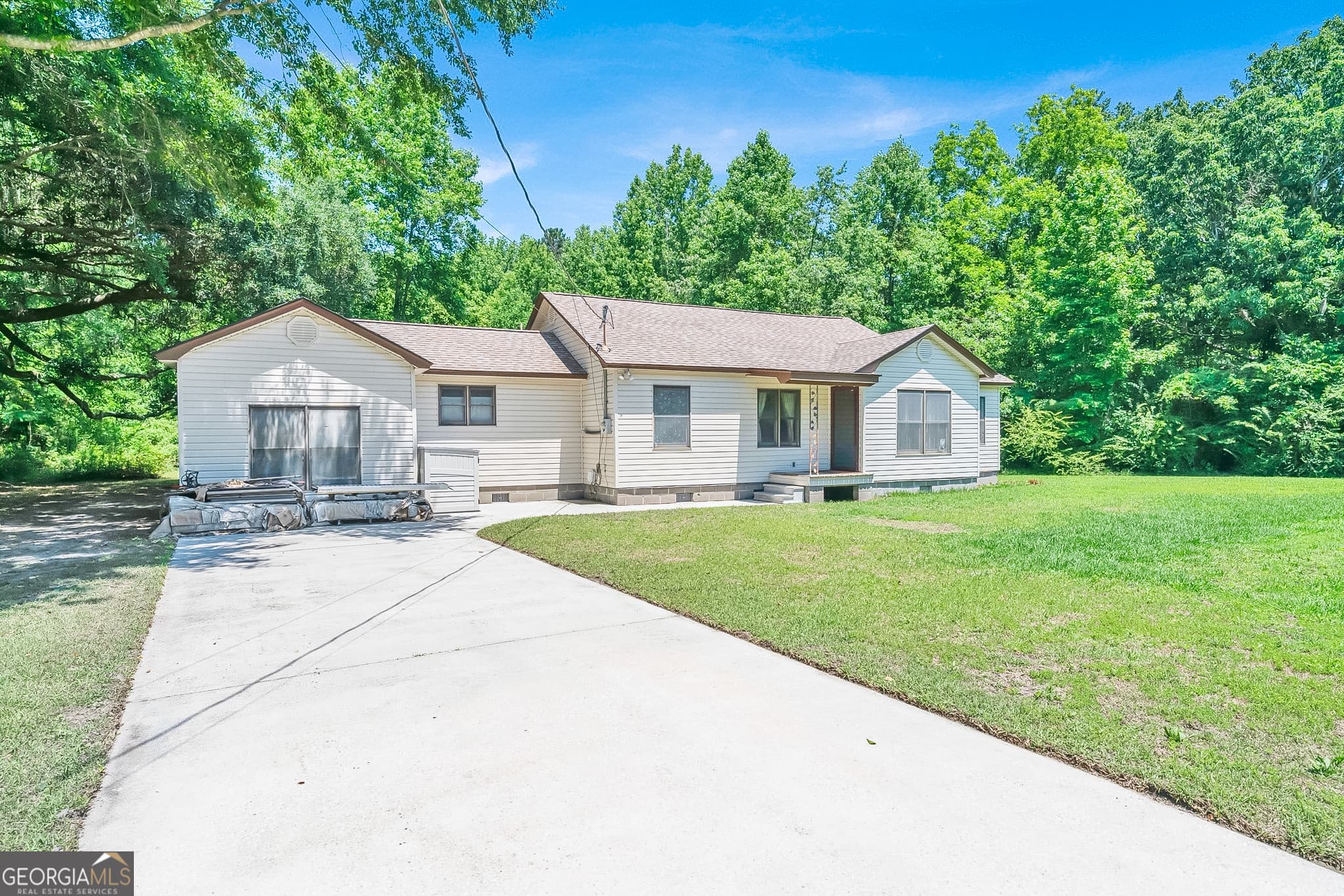 8 bedroom, 5 bathroom, 4,913 sq ft single family residence for sale at 124 Vidalia Road, Savannah, GA 31419 — photo 5