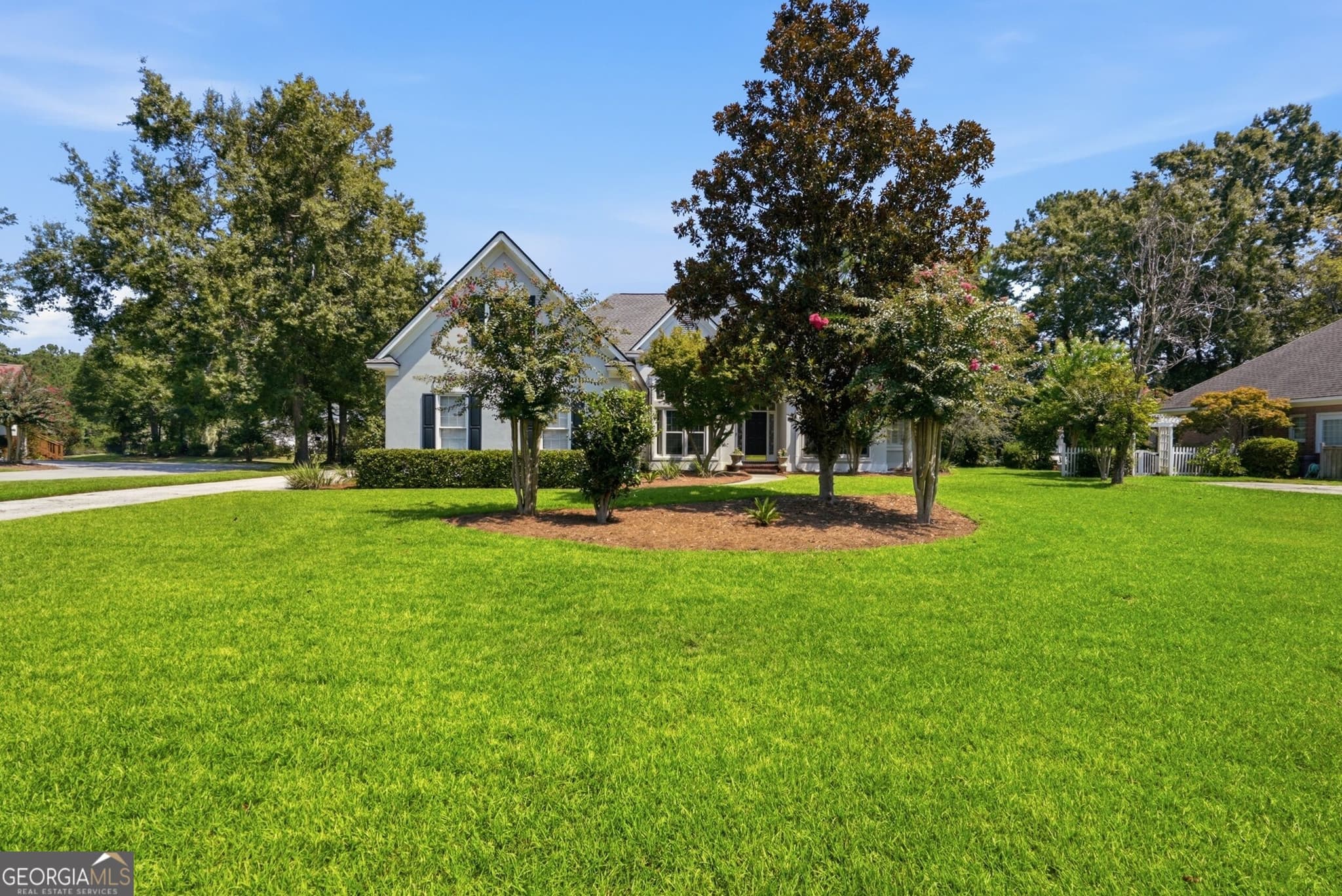 4 bedroom, 2 bathroom, 2,504 sq ft single family residence for sale at 12 Baymeadow Lane, Savannah, GA 31405 — photo 2