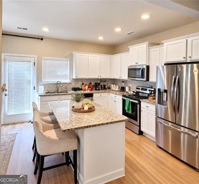 5 bedroom, 3 bathroom, 2,842 sq ft single family residence for sale at 197 Cabin Way, Hampton, GA 30228 — photo 5