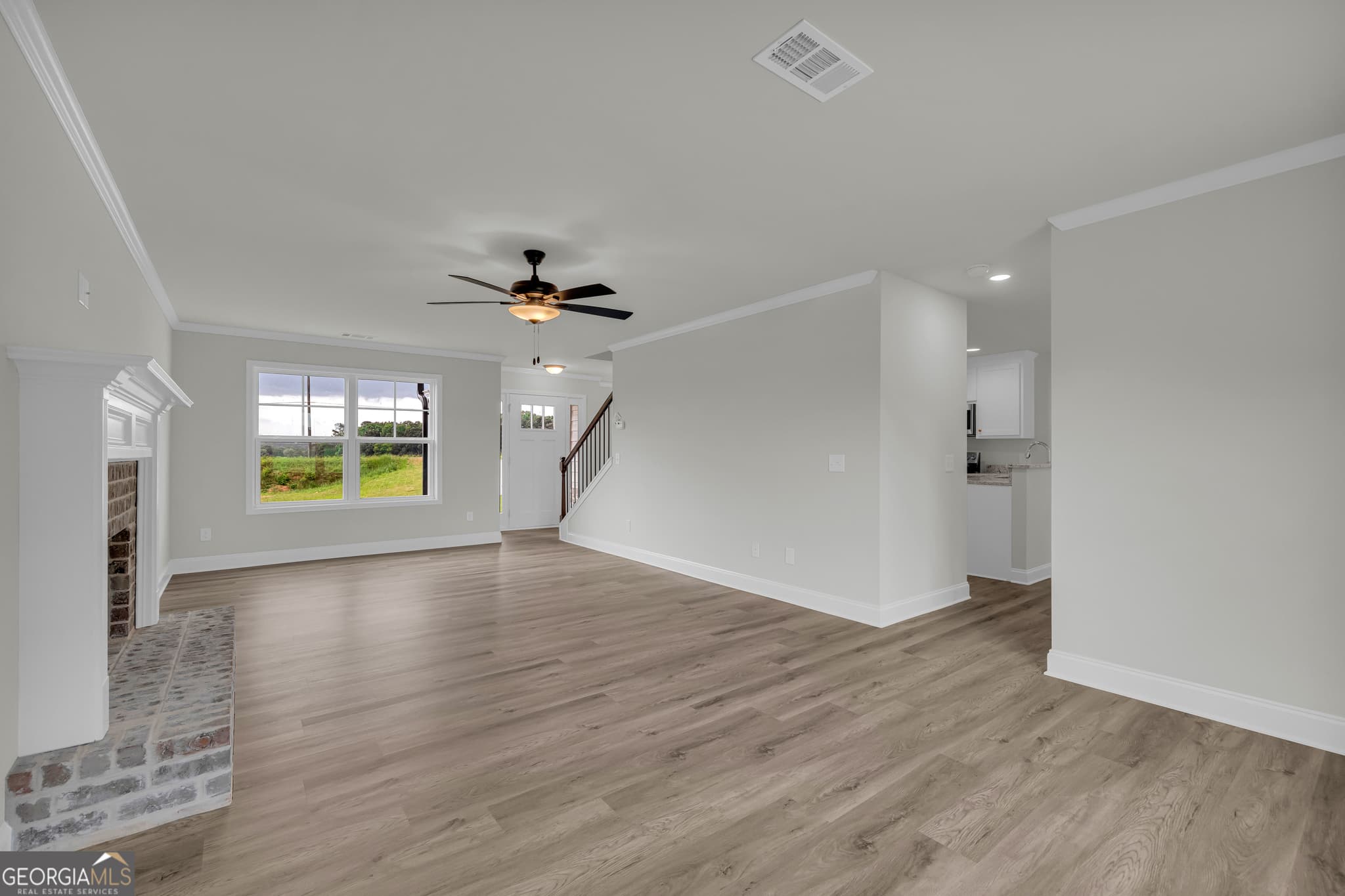 4 bedroom, 2.5 bathroom, 2,261 sq ft single family residence for sale at 1331 S Fairview Road, Lavonia, GA 30553 — photo 2