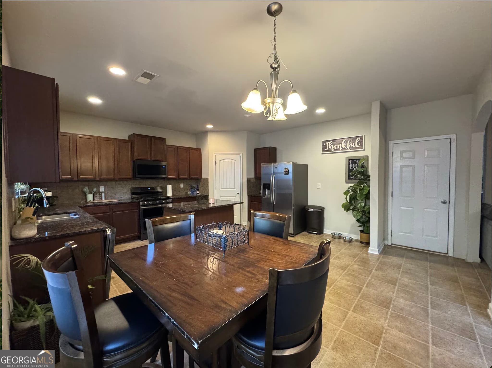 4 bedroom, 2.5 bathroom, 4,550 sq ft single family residence for rent at 9775 Ivey Ridge Circle, Jonesboro, GA 30238 for $2,350 a month — photo 6