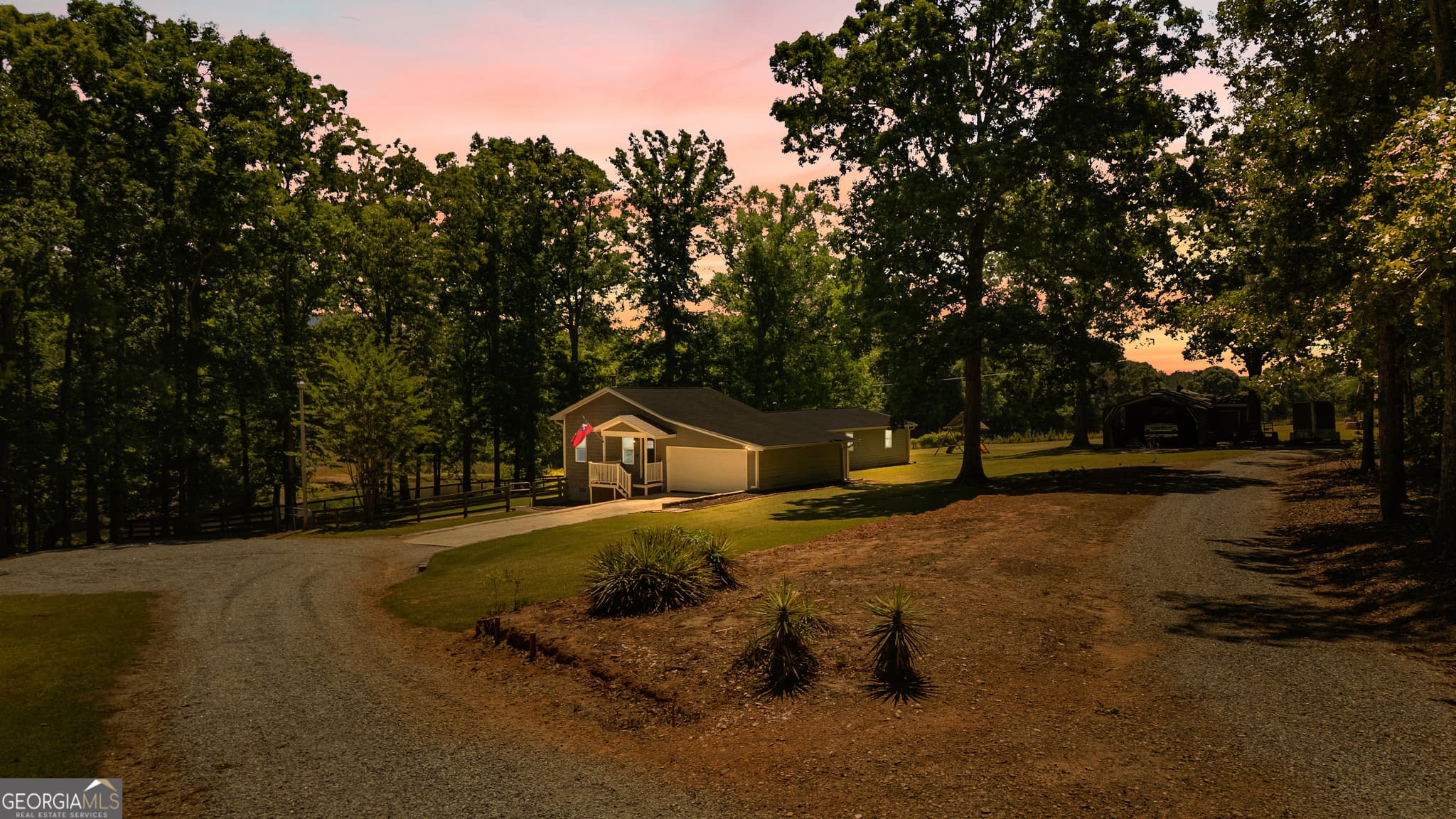 3 bedroom, 2 bathroom, 2,432 sq ft single family residence for sale at 2086 Bethlehem Church Road, Grantville, GA 30220