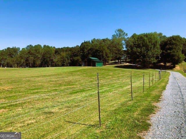 3 bedroom, 2 bathroom, 2,100 sq ft single family residence for sale at 960 Mcentyre Loop, Calhoun, GA 30701 — photo 2