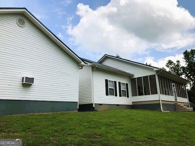 3 bedroom, 2 bathroom, 2,100 sq ft single family residence for sale at 960 Mcentyre Loop, Calhoun, GA 30701 — photo 1 of 71