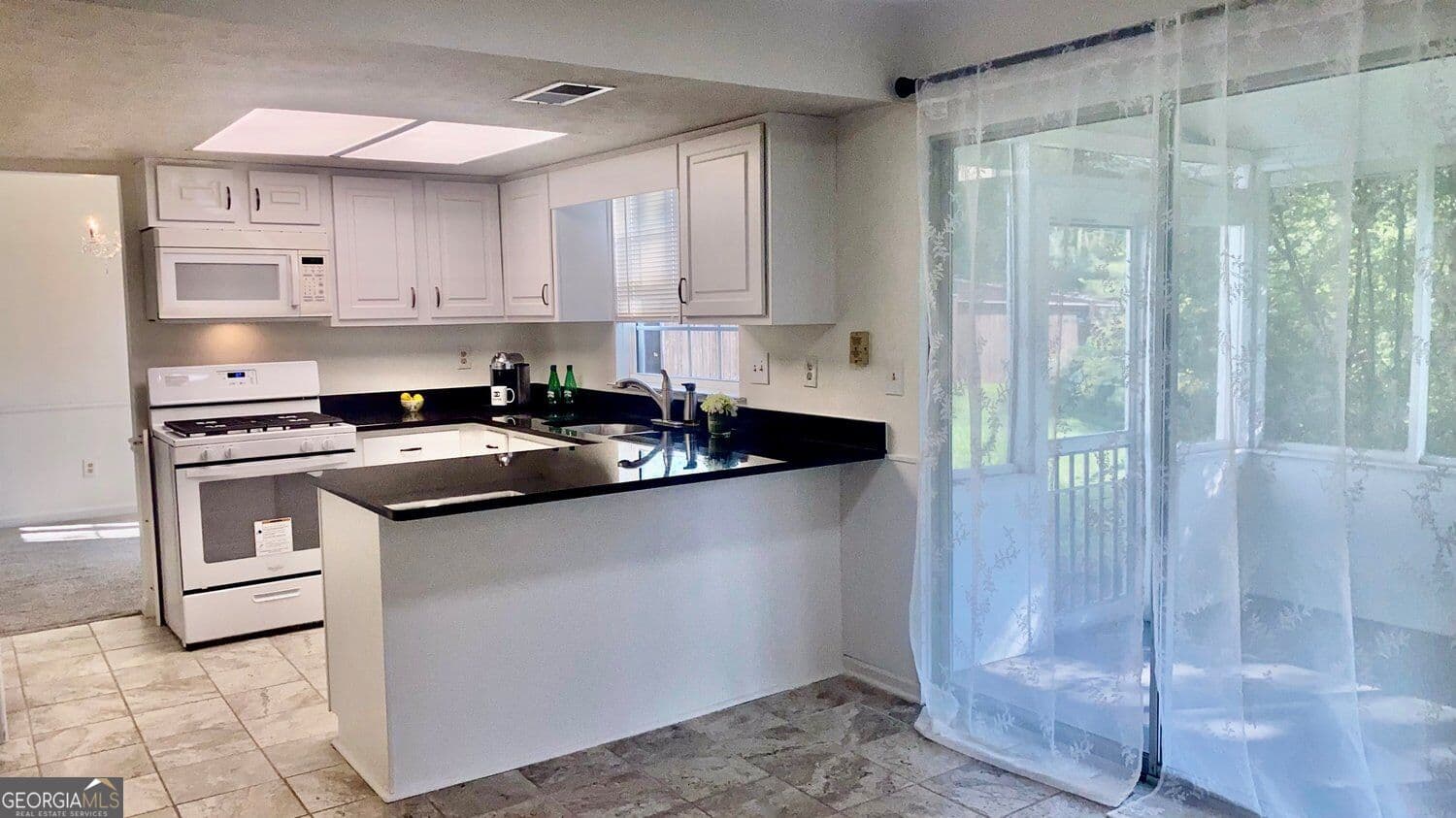 4 bedroom, 2.5 bathroom, 2,644 sq ft single family residence for rent at 2121 Heritage Trace Drive, Marietta, GA 30062 for $2,850 a month — photo 2