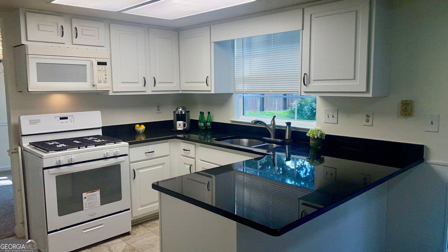 4 bedroom, 2.5 bathroom, 2,644 sq ft single family residence for rent at 2121 Heritage Trace Drive, Marietta, GA 30062 for $2,850 a month — photo 3