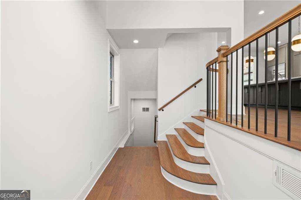 4 bedroom, 4.5 bathroom, 4,034 sq ft single family residence for sale at 3485 Commander Cove, Suwanee, GA 30024 — photo 9