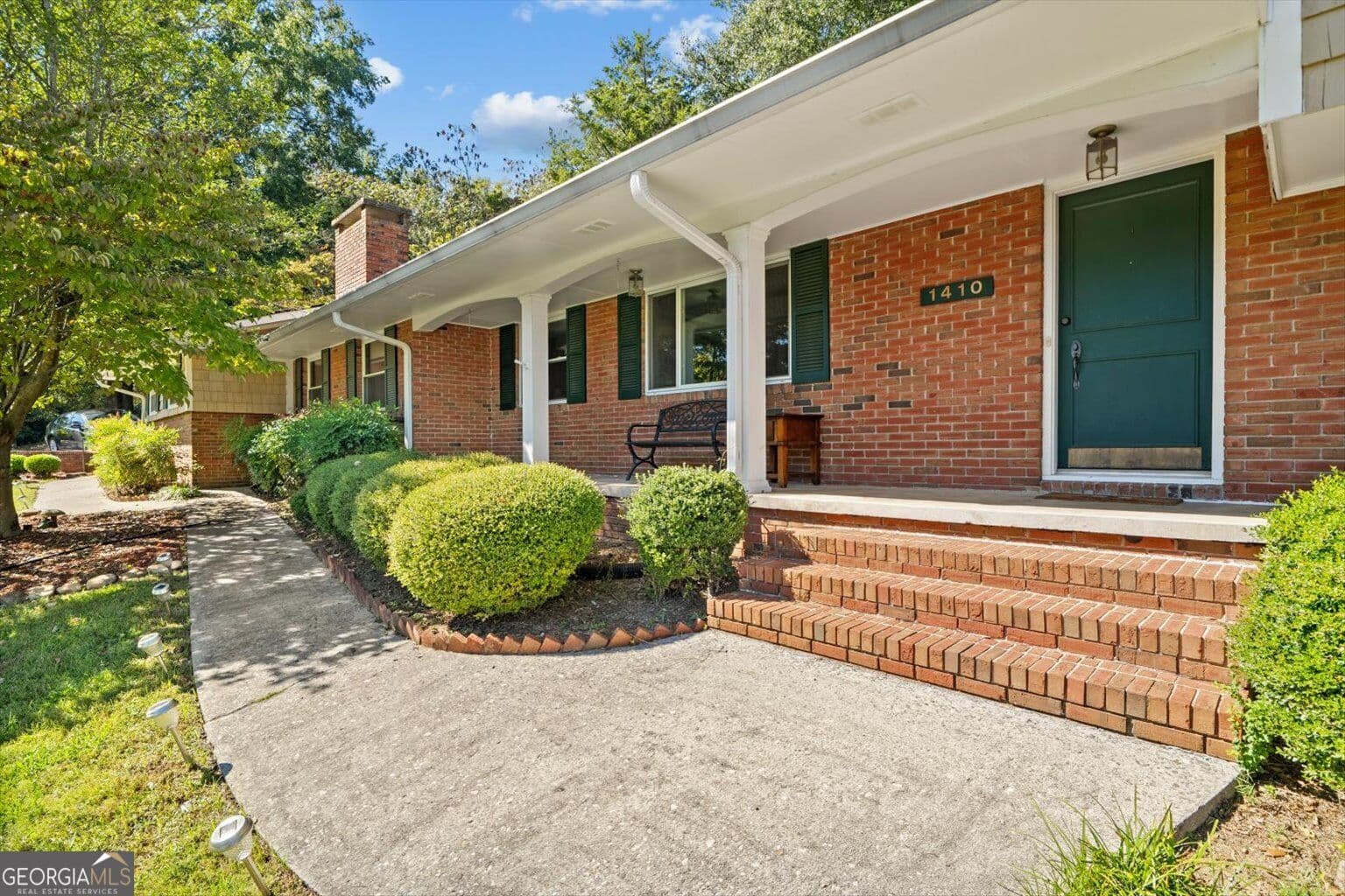 4 bedroom, 3 bathroom, 2,987 sq ft single family residence for sale at 1410 Sherwood Drive, Dalton, GA 30720 — photo 5