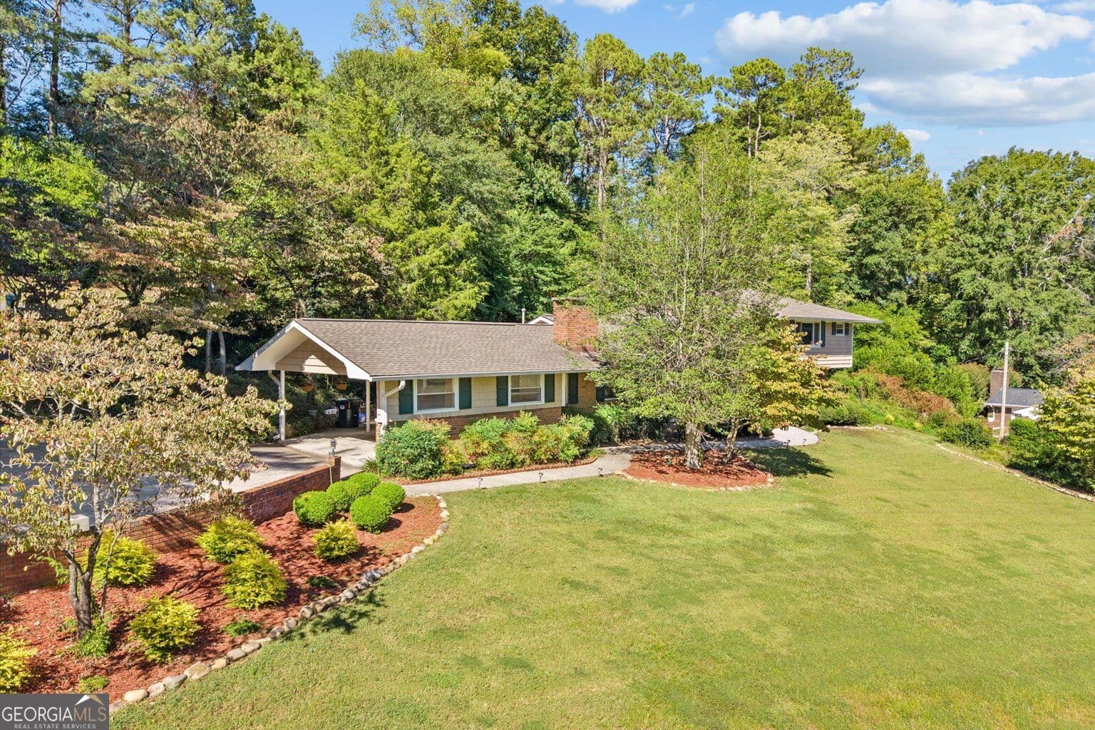 4 bedroom, 3 bathroom, 2,987 sq ft single family residence for sale at 1410 Sherwood Drive, Dalton, GA 30720 — photo 4