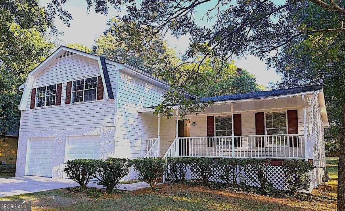 3 bedroom, 2.5 bathroom, 1,983 sq ft single family residence for sale at 4650 Westminster Drive, Ellenwood, GA 30294 — photo 1 of 32