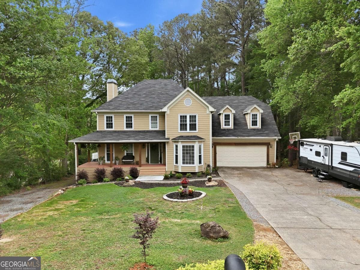 6 bedroom, 3.5 bathroom, 2,632 sq ft single family residence sold at 177 Picketts Lake Drive, Acworth, GA 30101