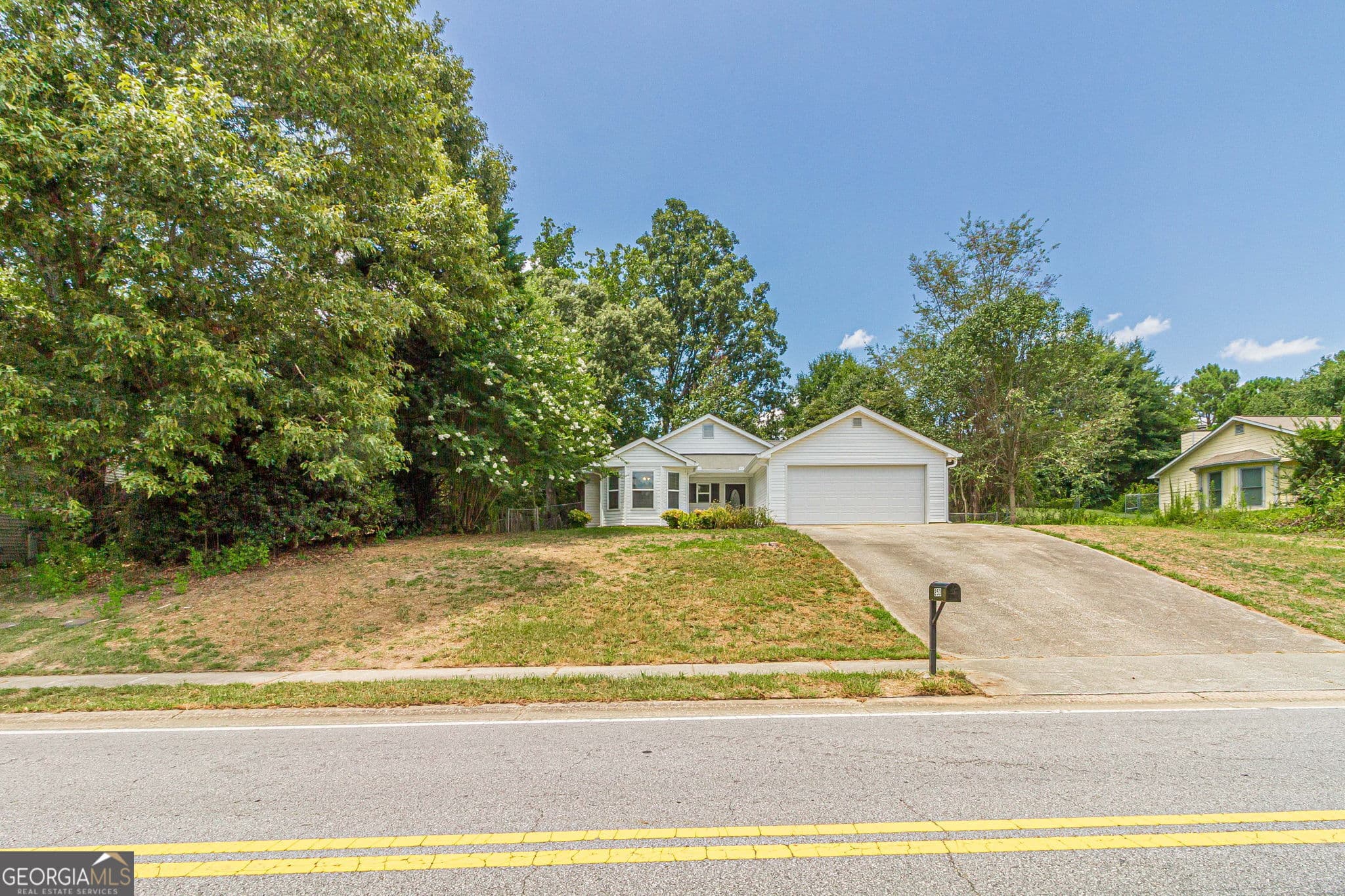 3 bedroom, 2 bathroom single family residence for rent at 253 Chardonnay Trace, Braselton, GA 30517 for $1,900 a month — photo 2