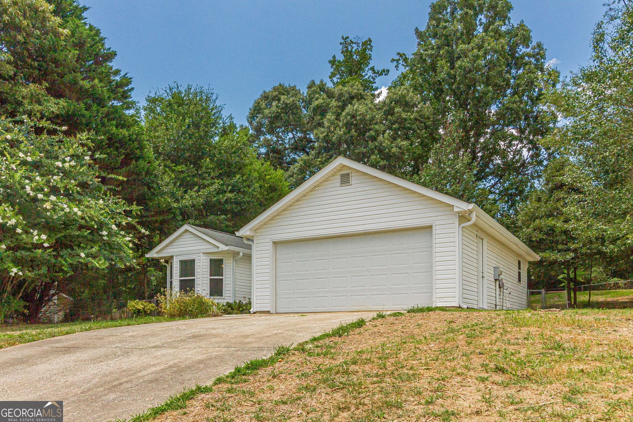 3 bedroom, 2 bathroom single family residence for rent at 253 Chardonnay Trace, Braselton, GA 30517 for $1,900 a month — photo 4