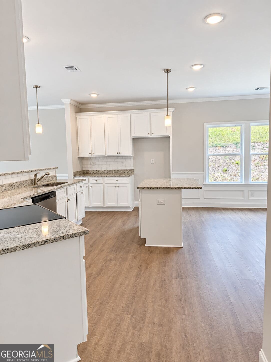 3 bedroom, 2.5 bathroom, 1,928 sq ft single family residence for sale at 4472 Rivercliffs Way, Gray, GA 31032 — photo 7