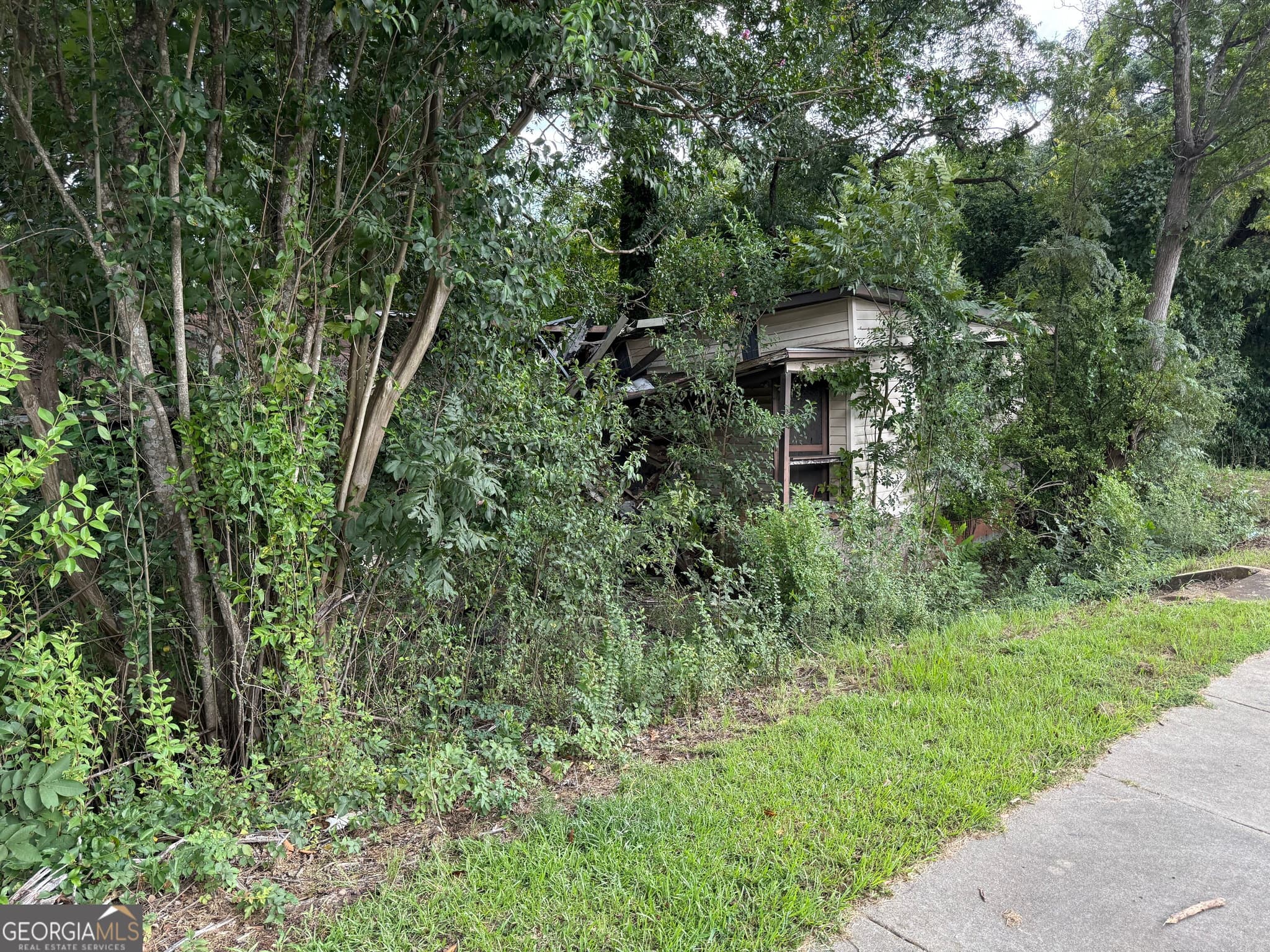 3 bedroom, 1 bathroom, 1,634 sq ft single family residence for sale at 550 S Elbert Street, Milledgeville, GA 31061 — photo 6