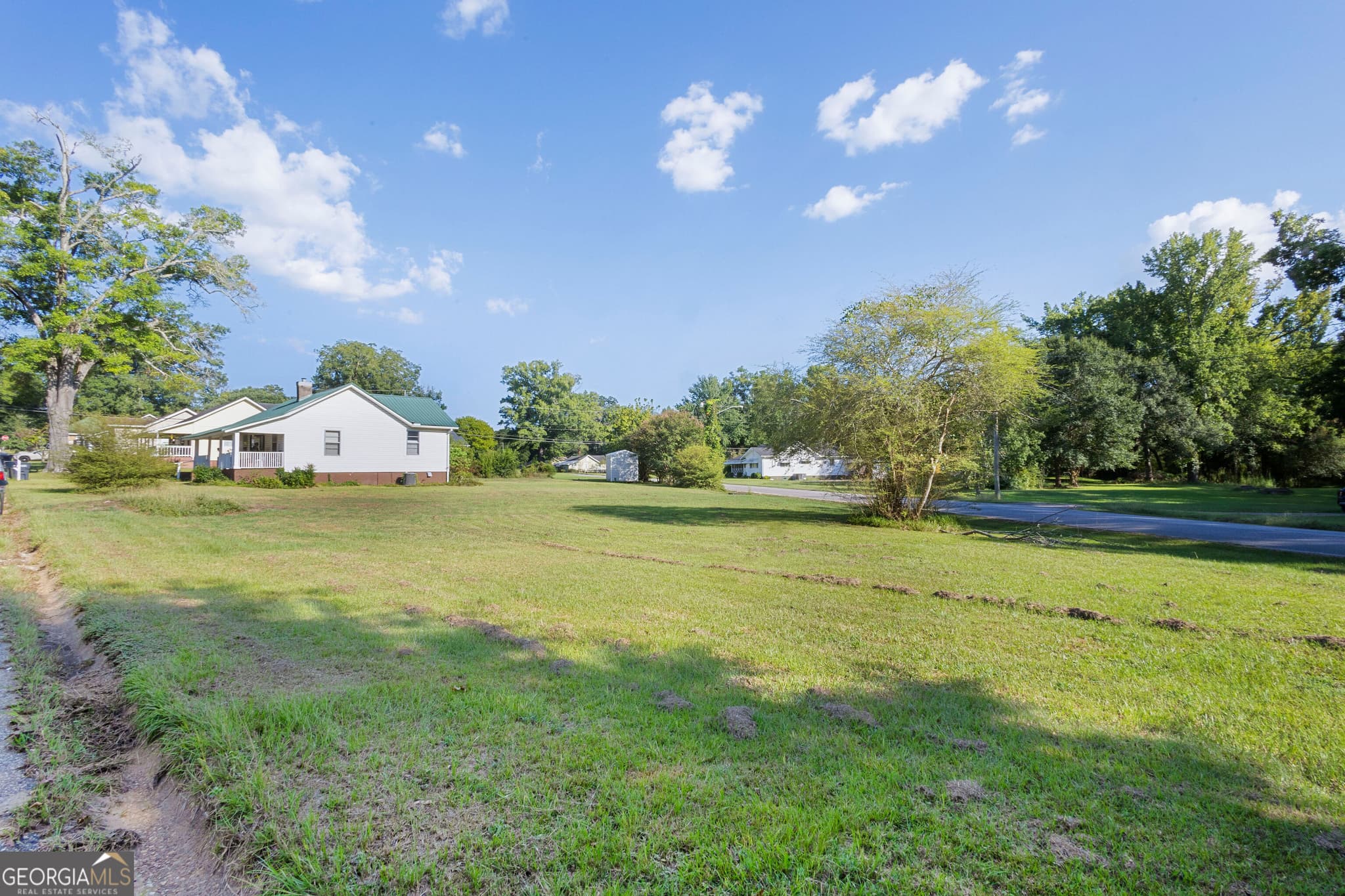 1 bedroom, 1 bathroom, 924 sq ft single family residence for sale at 2408 37th Street, Valley, AL 36854 — photo 9