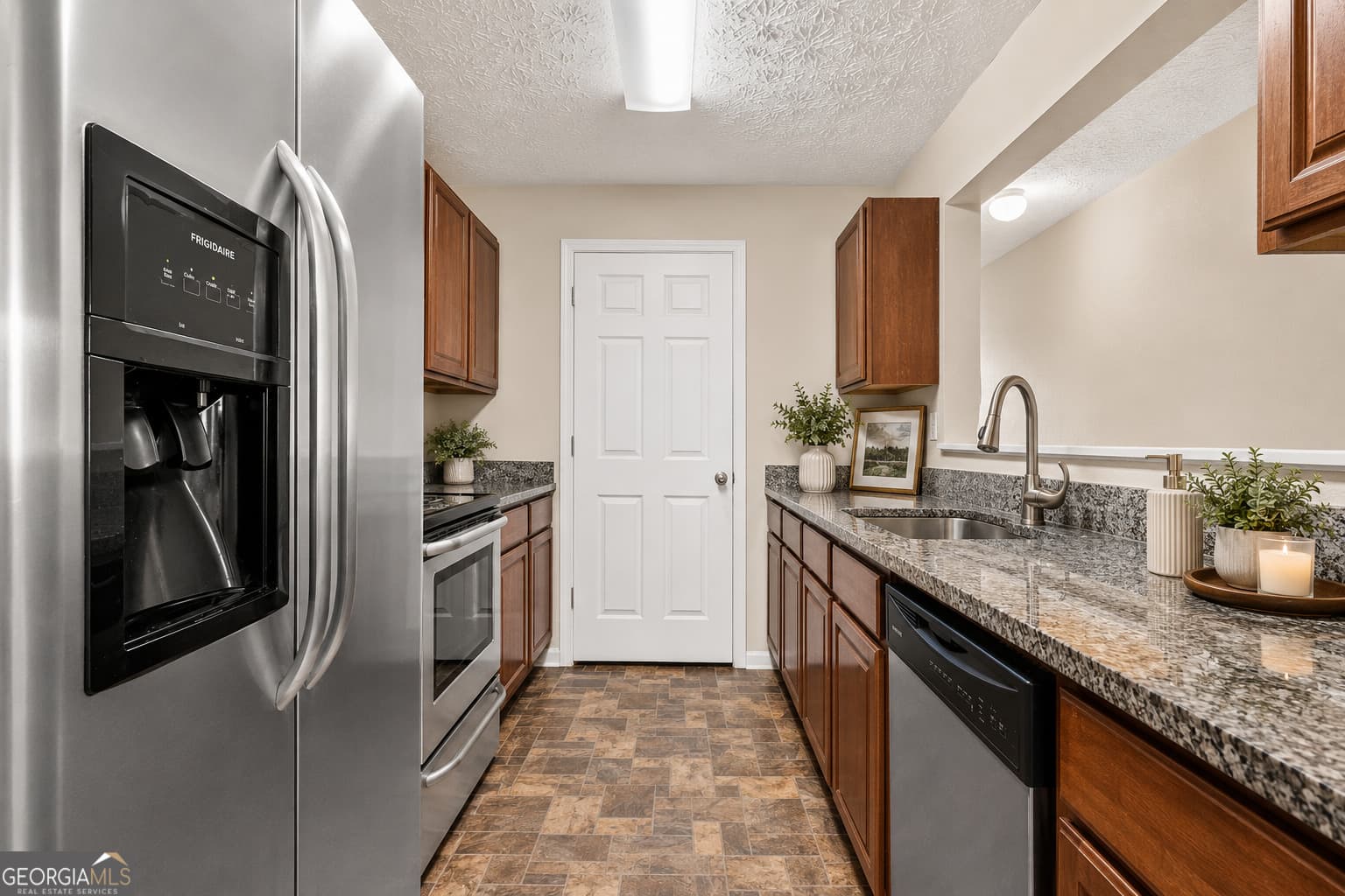 3 bedroom, 2 bathroom, 1,292 sq ft condominium for sale at 12303 Waldrop Place, Decatur, GA 30034