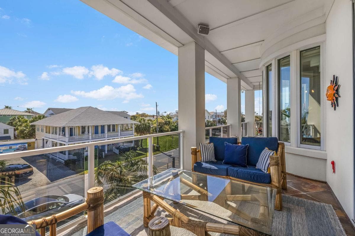 5 bedroom, 3.5 bathroom, 4,000 sq ft single family residence for sale at 8 18Th Street, Tybee Island, GA 31328 — photo 6