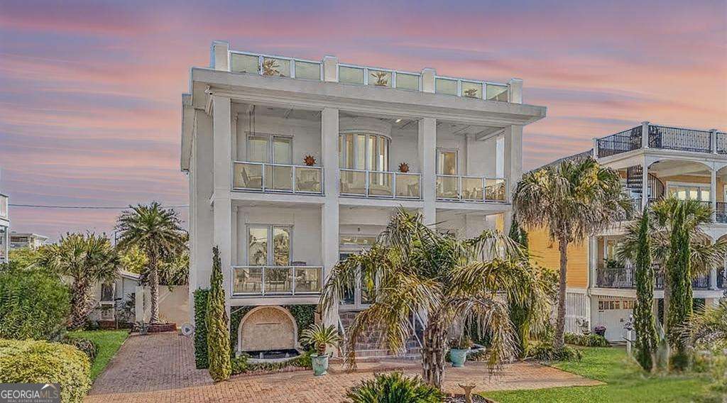5 bedroom, 3.5 bathroom, 4,000 sq ft single family residence for sale at 8 18Th Street, Tybee Island, GA 31328