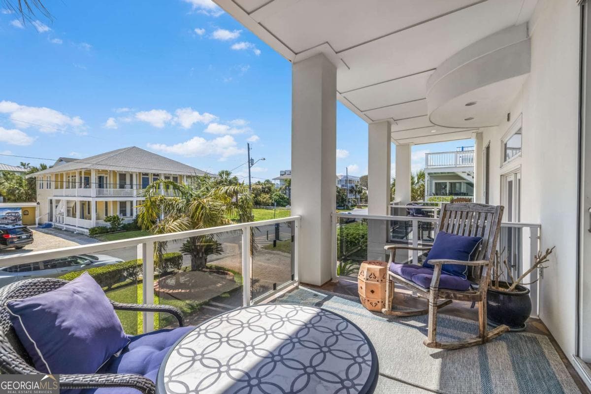 5 bedroom, 3.5 bathroom, 4,000 sq ft single family residence for sale at 8 18Th Street, Tybee Island, GA 31328 — photo 8
