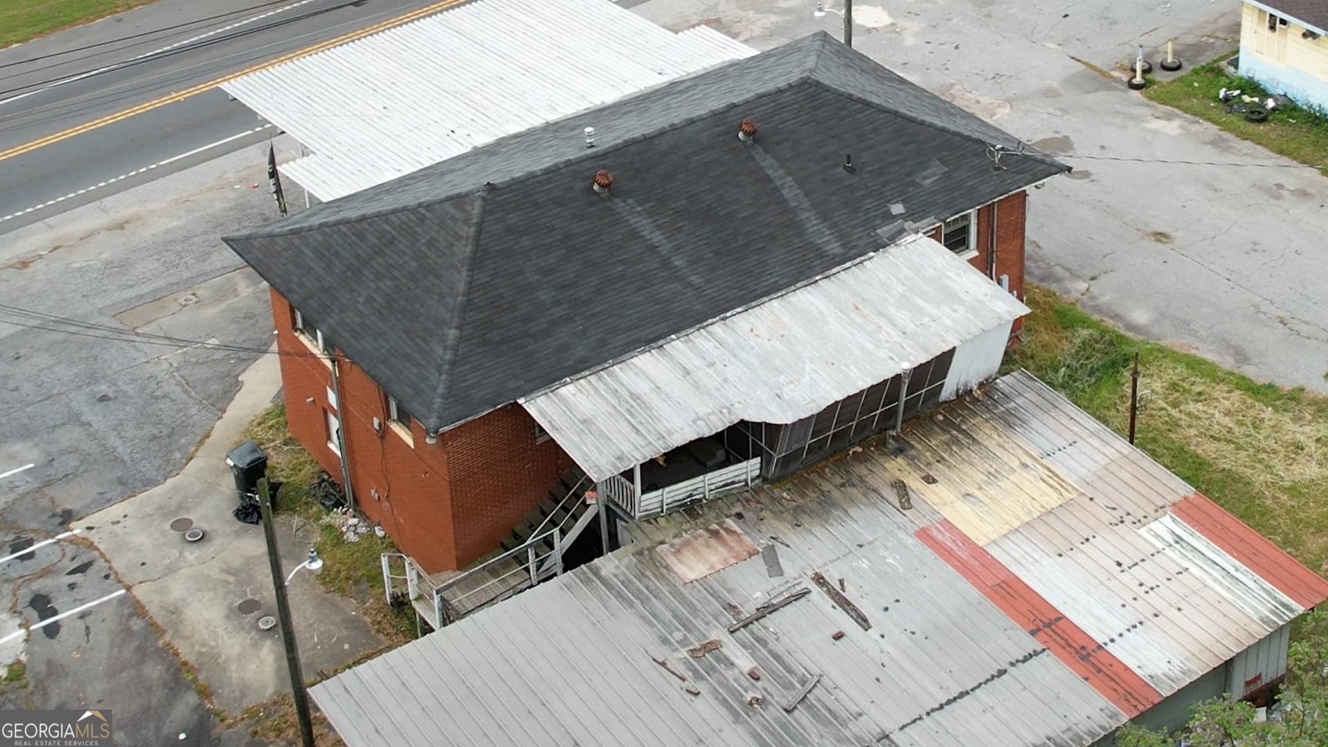 3 bedroom, 1.5 bathroom, 2,652 sq ft mixed use for sale at 510 S Camellia Boulevard, Fort Valley, GA 31030 — photo 6