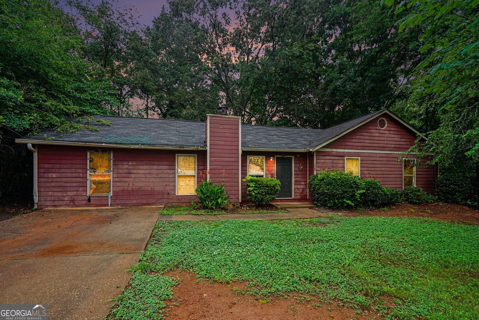 3 bedroom, 2 bathroom, 2,103 sq ft single family residence sold at 1727 Vauxhall Drive, Lithonia, GA 30058