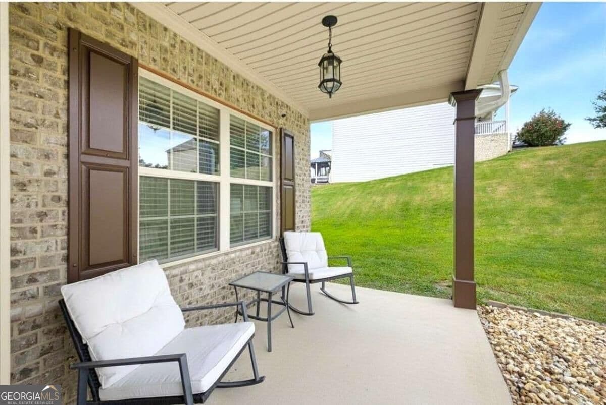 5 bedroom, 2.5 bathroom, 2,501 sq ft single family residence for sale at 2601 Glenbrook Lane, Conyers, GA 30012 — photo 5