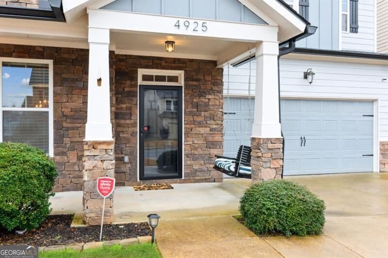 4 bedroom, 3.5 bathroom, 2,954 sq ft single family residence for rent at 4925 4th Rail Lane, Cumming, GA 30040 for $2,700 a month — photo 3