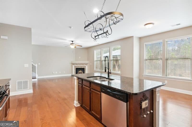 4 bedroom, 3.5 bathroom, 2,954 sq ft single family residence for rent at 4925 4th Rail Lane, Cumming, GA 30040 for $2,700 a month — photo 9