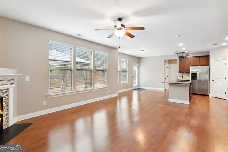 4 bedroom, 3.5 bathroom, 2,954 sq ft single family residence for rent at 4925 4th Rail Lane, Cumming, GA 30040 for $2,700 a month — photo 4