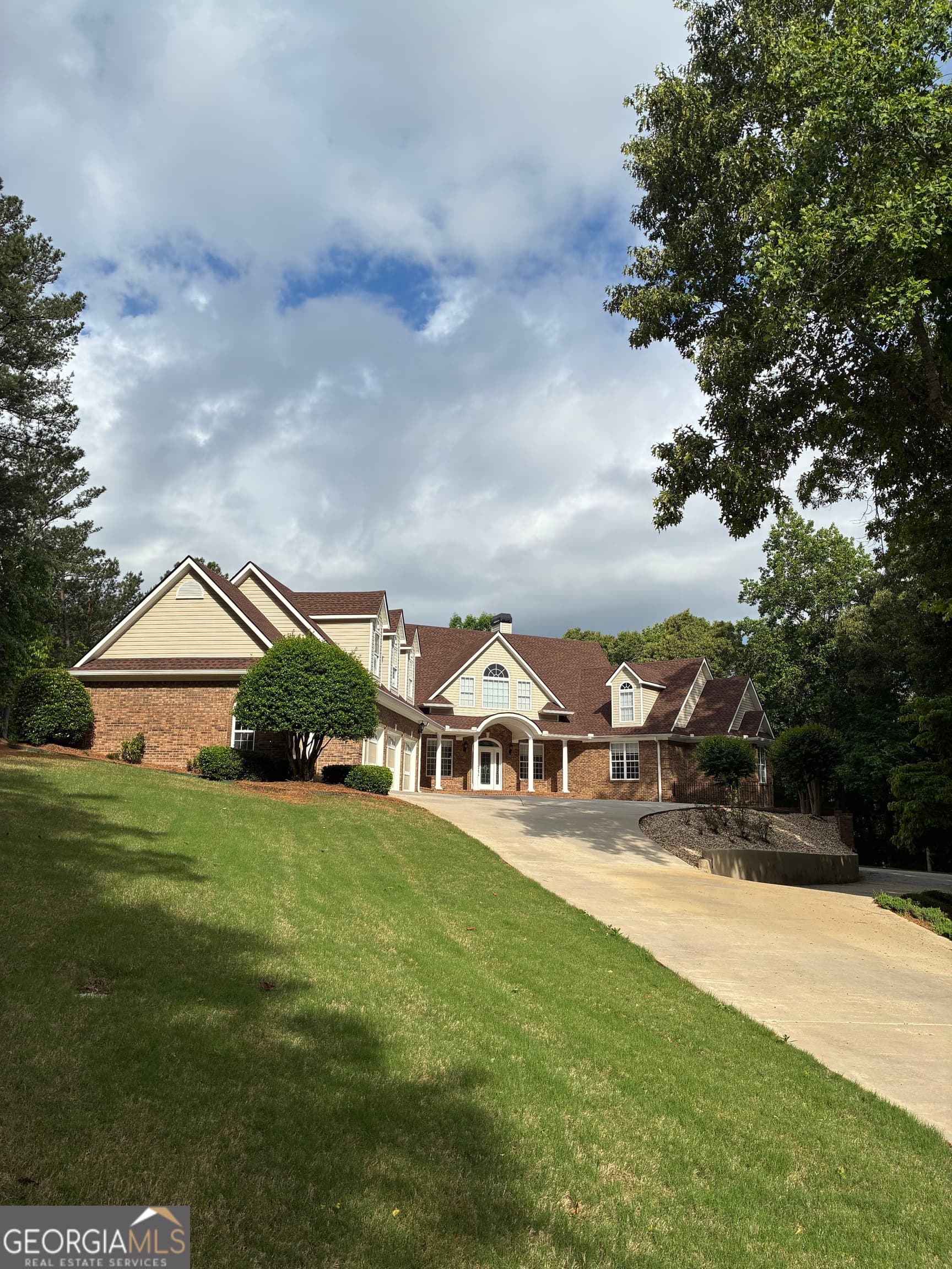 5 bedroom, 6.5 bathroom, 6,525 sq ft single family residence for sale at 5039 Liberty Road, Villa Rica, GA 30180 — photo 4