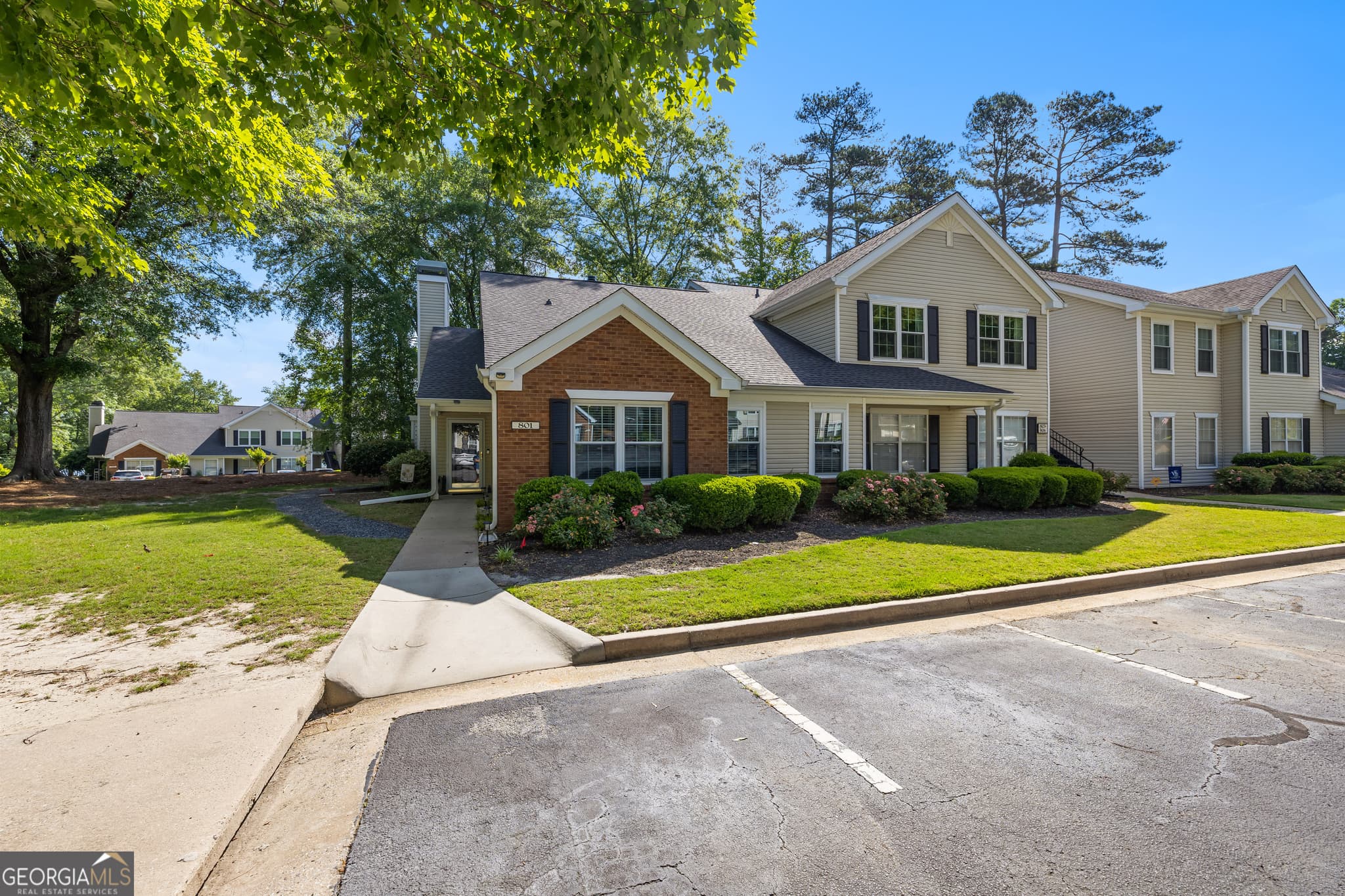 2 bedroom, 2 bathroom, 1,502 sq ft condominium sold at 801 Ridgelake Drive, Peachtree City, GA 30269