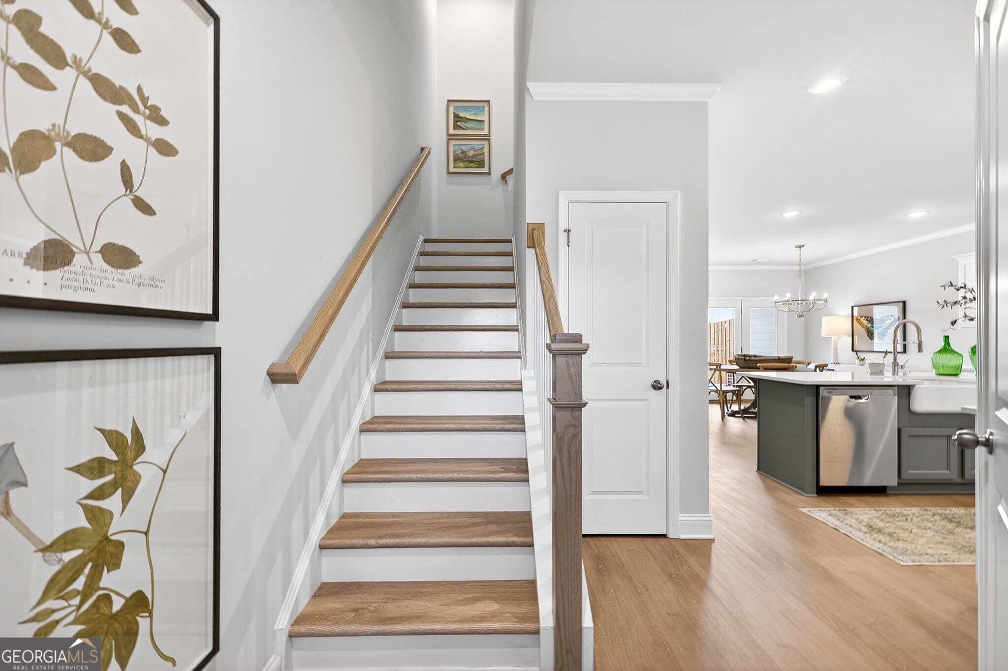 3 bedroom, 2.5 bathroom, 1,814 sq ft townhouse for sale at 974 Edgewood View Trace, Suwanee, GA 30024 — photo 4