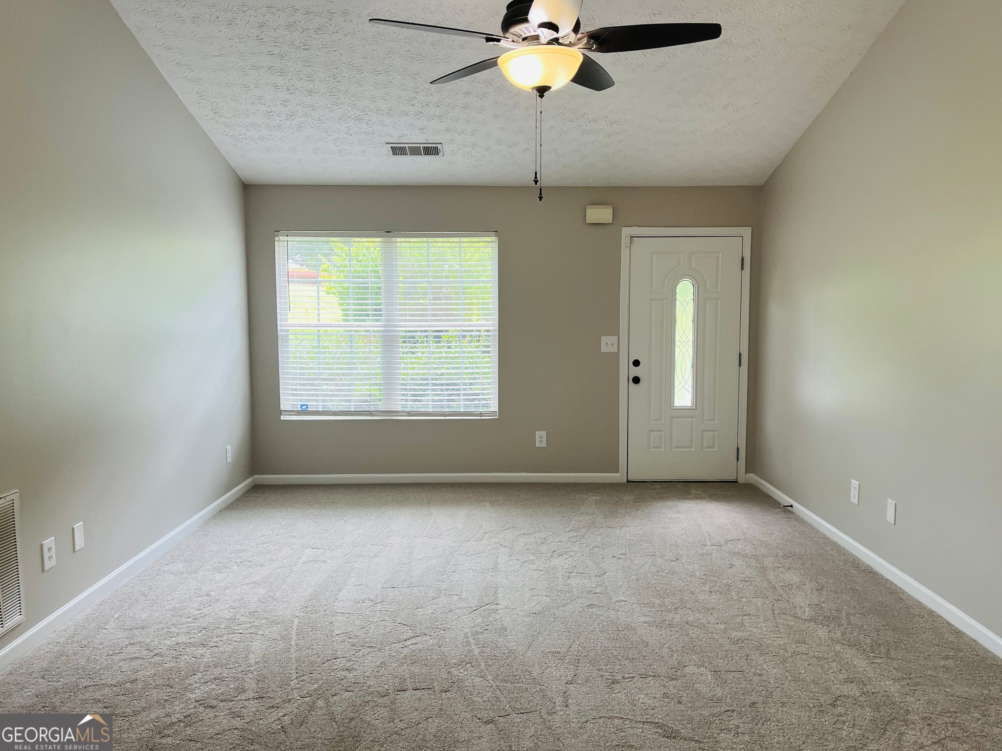 4 bedroom, 3 bathroom, 2,280 sq ft single family residence for rent at 185 Hidden Brook Trail, Newnan, GA 30265 for $2,150 a month — photo 6