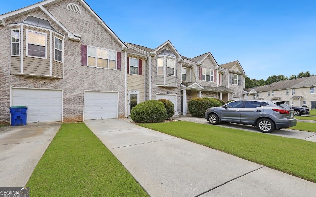 3 bedroom, 2.5 bathroom, 1,778 sq ft townhouse for sale at 4908 Sierra Way, South Fulton, GA 30349 — photo 3