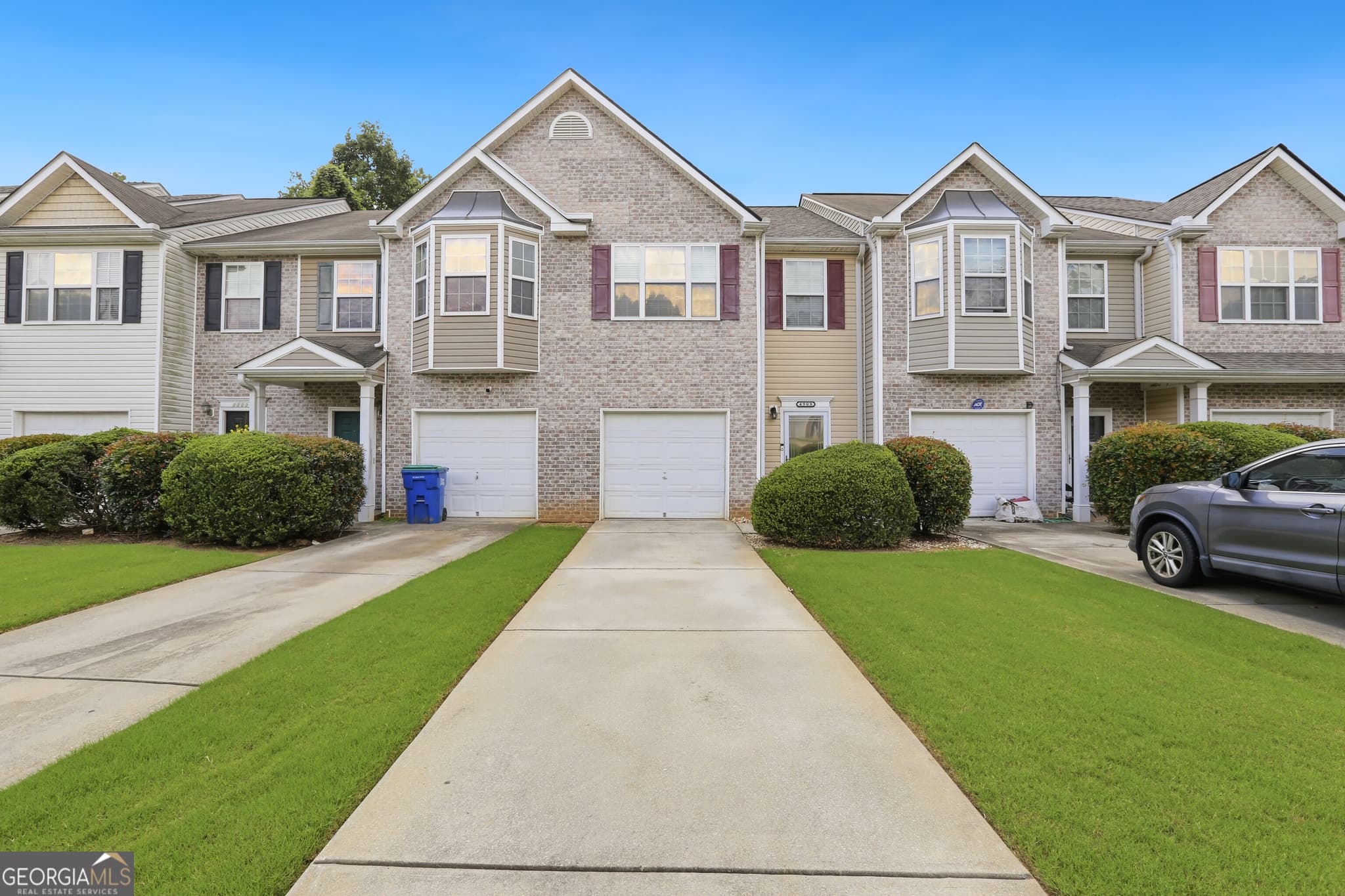3 bedroom, 2.5 bathroom, 1,778 sq ft townhouse for sale at 4908 Sierra Way, South Fulton, GA 30349