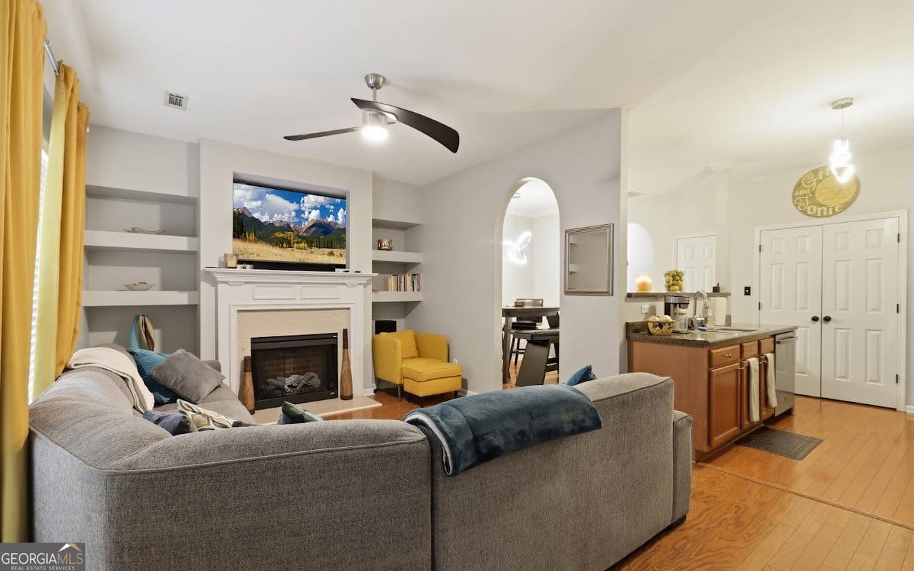 3 bedroom, 2.5 bathroom, 1,778 sq ft townhouse for sale at 4908 Sierra Way, South Fulton, GA 30349 — photo 9