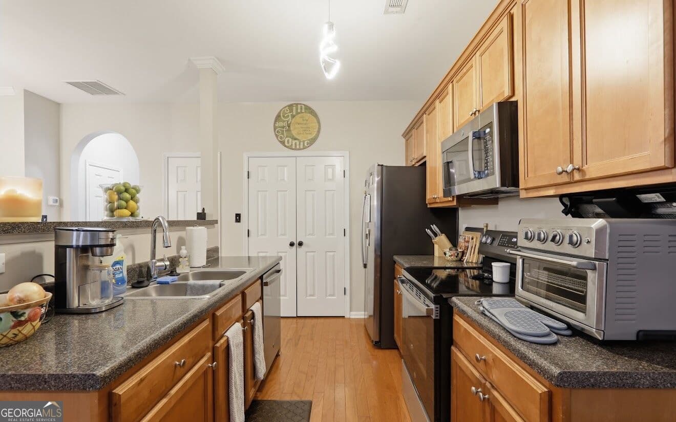 3 bedroom, 2.5 bathroom, 1,778 sq ft townhouse for sale at 4908 Sierra Way, South Fulton, GA 30349 — photo 10