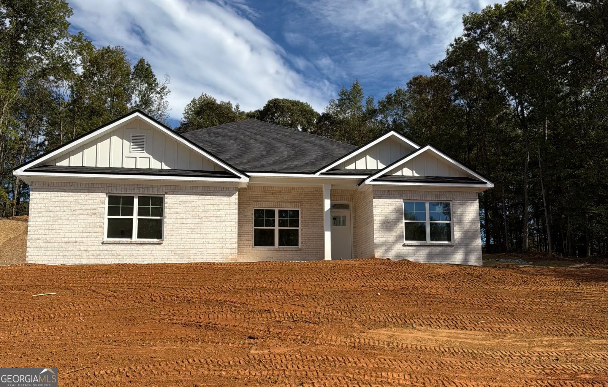 4 bedroom, 2 bathroom, 2,100 sq ft single family residence for sale at 329 Blackberry Court, Pendergrass, GA 30567 — photo 1 of 19
