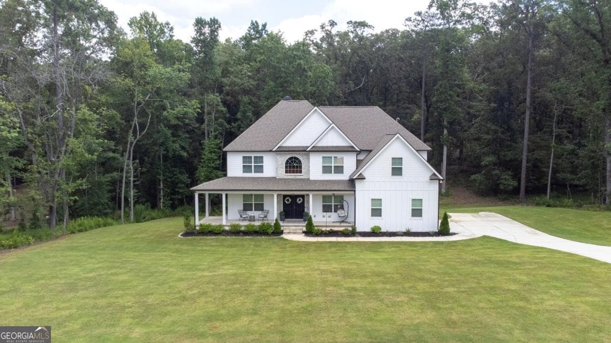 5 bedroom, 4 bathroom, 3,567 sq ft single family residence for sale at 6720 Grayland Drive, Douglasville, GA 30135 — photo 2