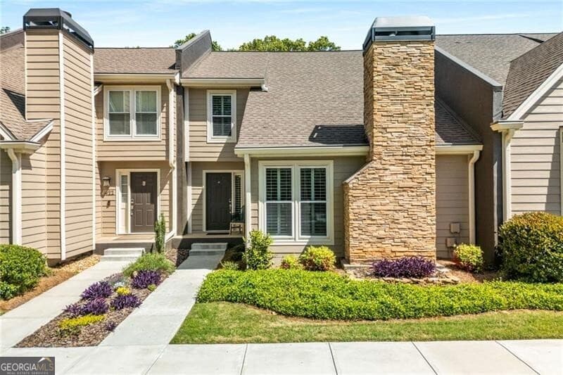 2 bedroom, 2.5 bathroom, 1,715 sq ft townhouse sold at 1420 Defoors Drive, Atlanta, GA 30318