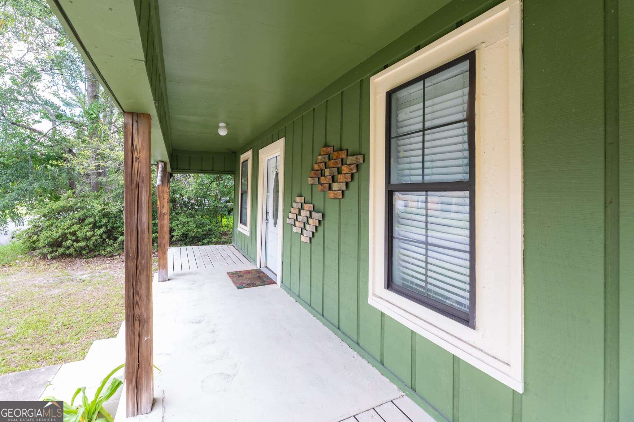 3 bedroom, 2 bathroom, 1,838 sq ft single family residence under contract at 1801 Creswell Street, Waycross, GA 31503 — photo 7