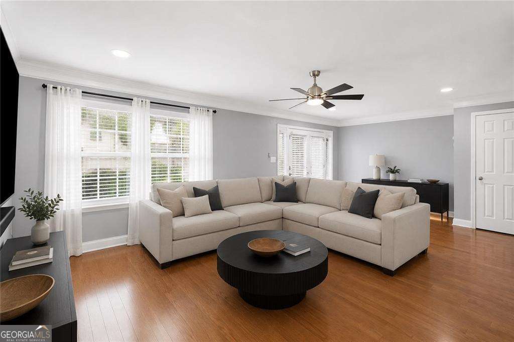 3 bedroom, 2.5 bathroom, 1,632 sq ft townhouse for sale at 6980 Roswell Road A7, Sandy Springs, GA 30328 — photo 6